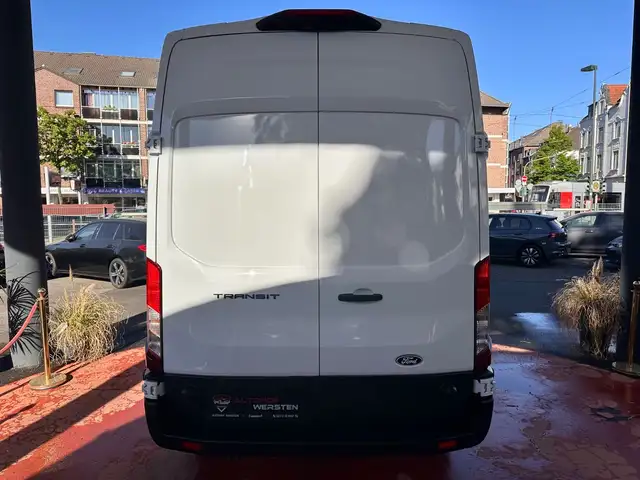 Ford Transit view 4