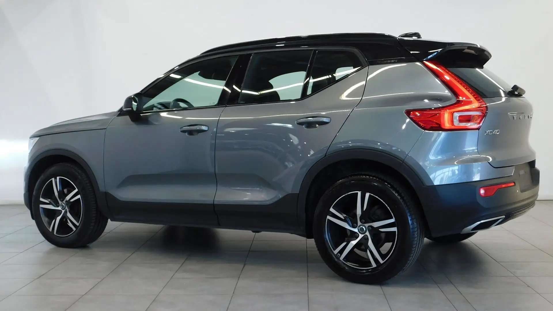 Volvo XC40 D3 ADBLUE 150CH R-DESIGN GEARTRONIC 8 - 2