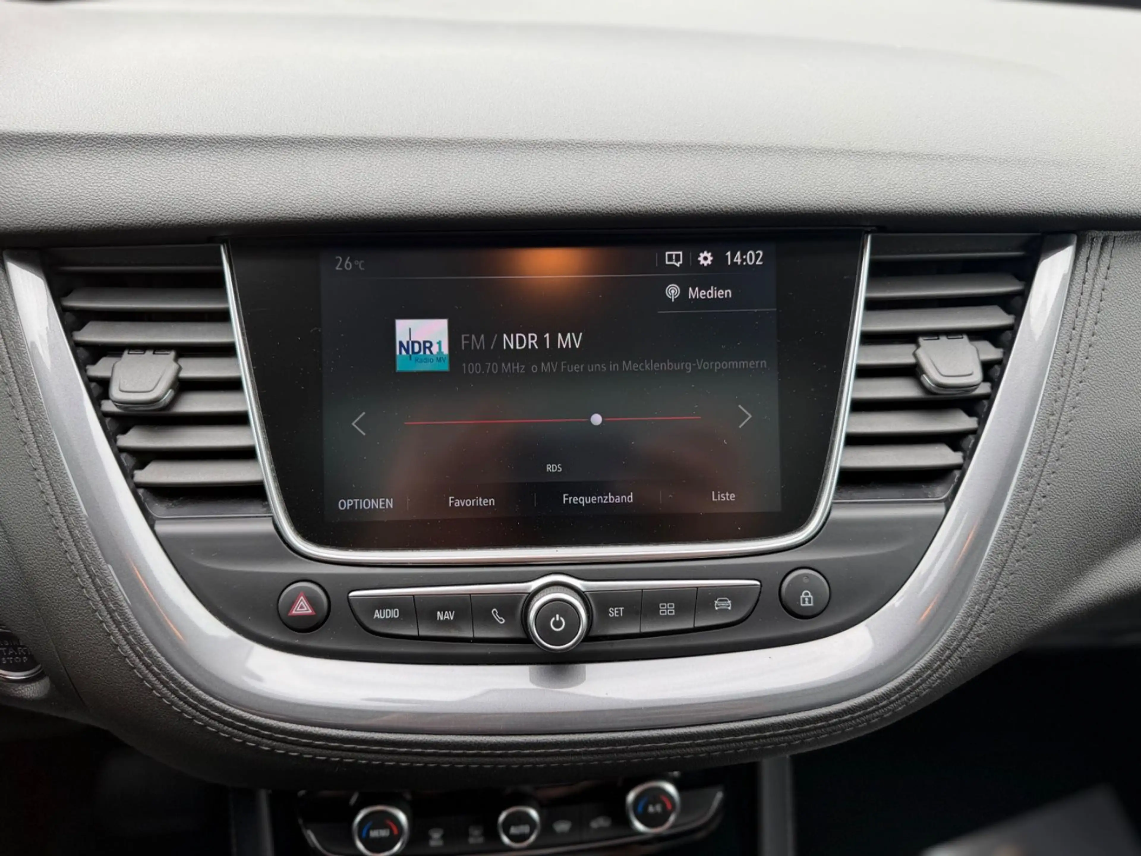 Opel Grandland (X) LED Navi PDC Pano SHZ SpurW el.Heck — photo 14