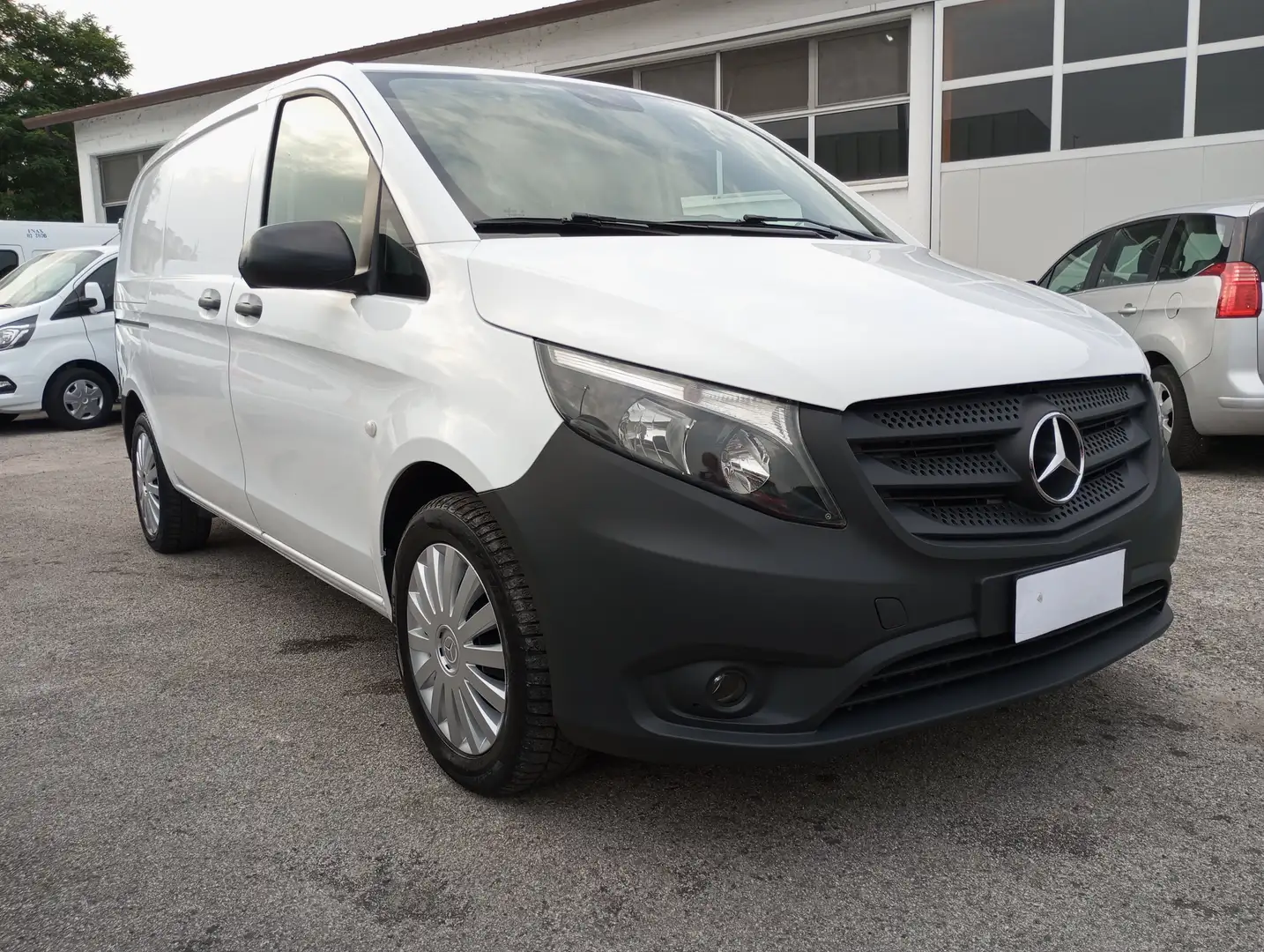 Mercedes-Benz Vito 116 CDI AUT. 4x4 Bianco - 2