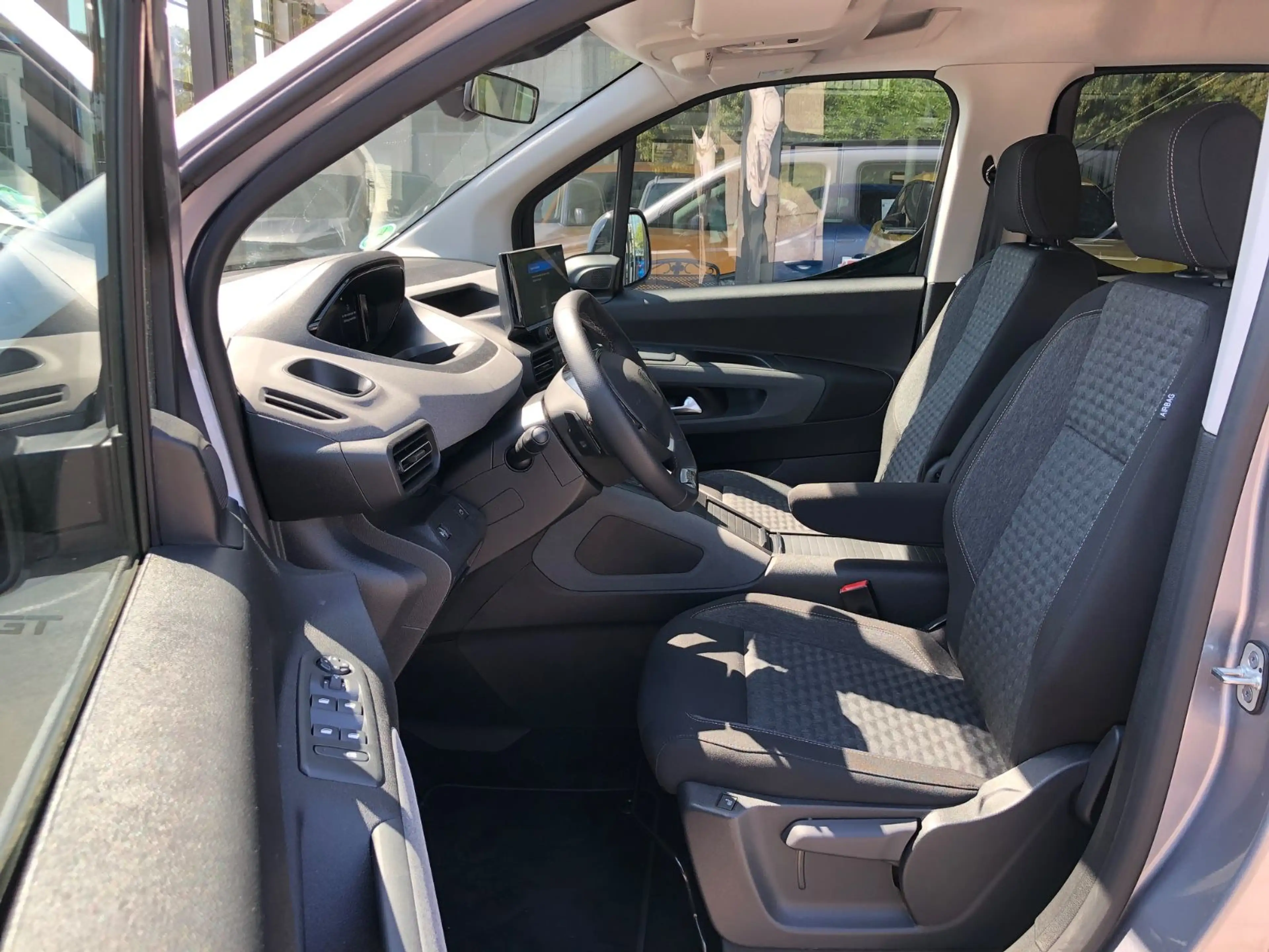 Peugeot Rifter 315 Rifter 1.5 Aut. Allure L2 Behindertengerecht — photo 11