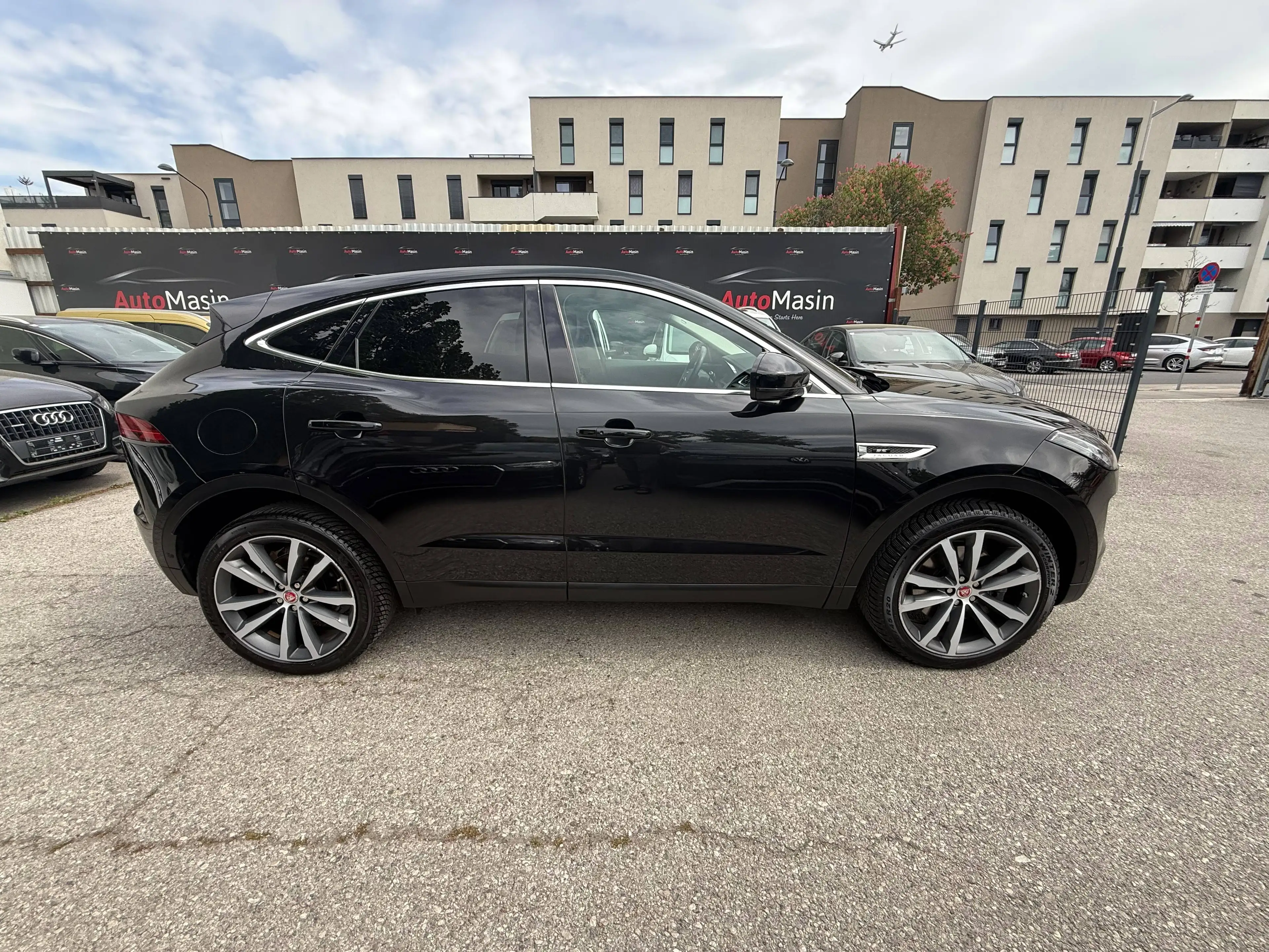 Jaguar E-Pace 2.0I4 P250 SE AWD Aut. //ERSTBESITZ// — photo 5
