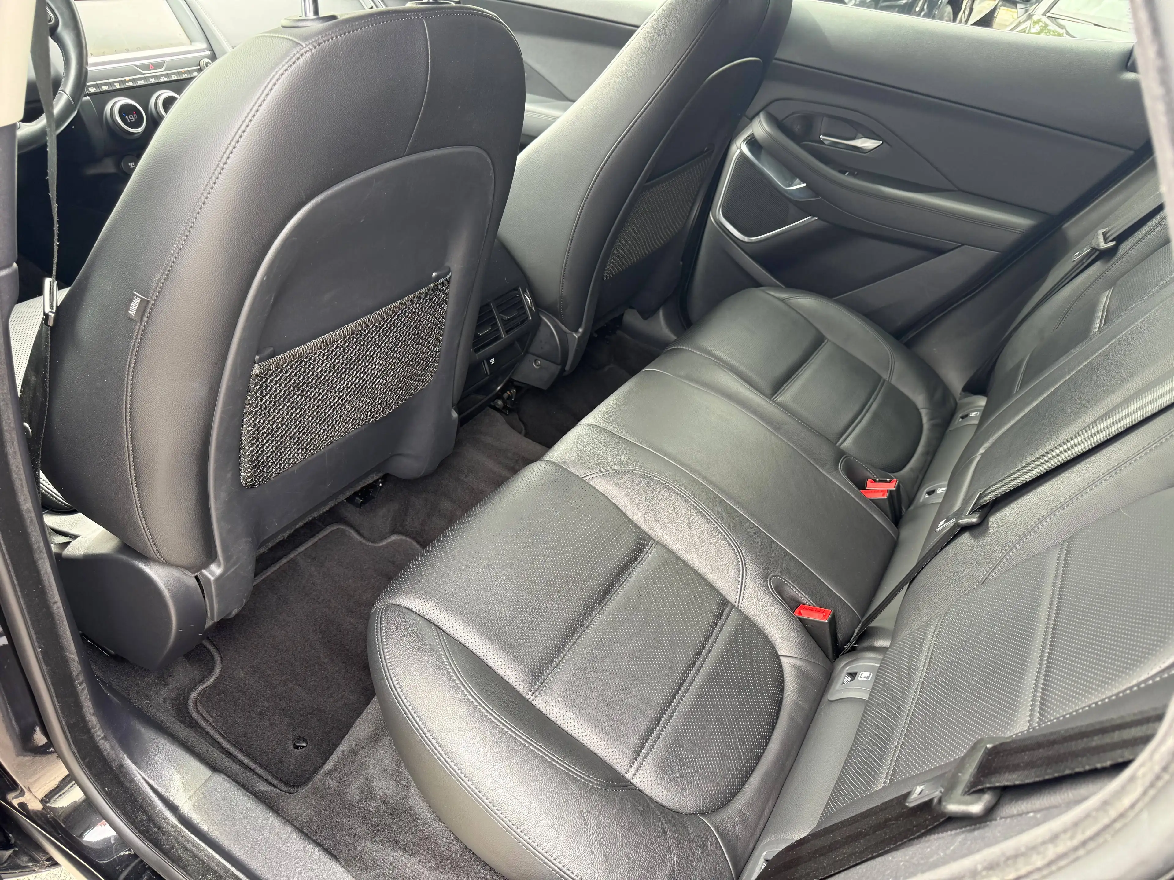 Jaguar E-Pace 2.0I4 P250 SE AWD Aut. //ERSTBESITZ// — photo 11