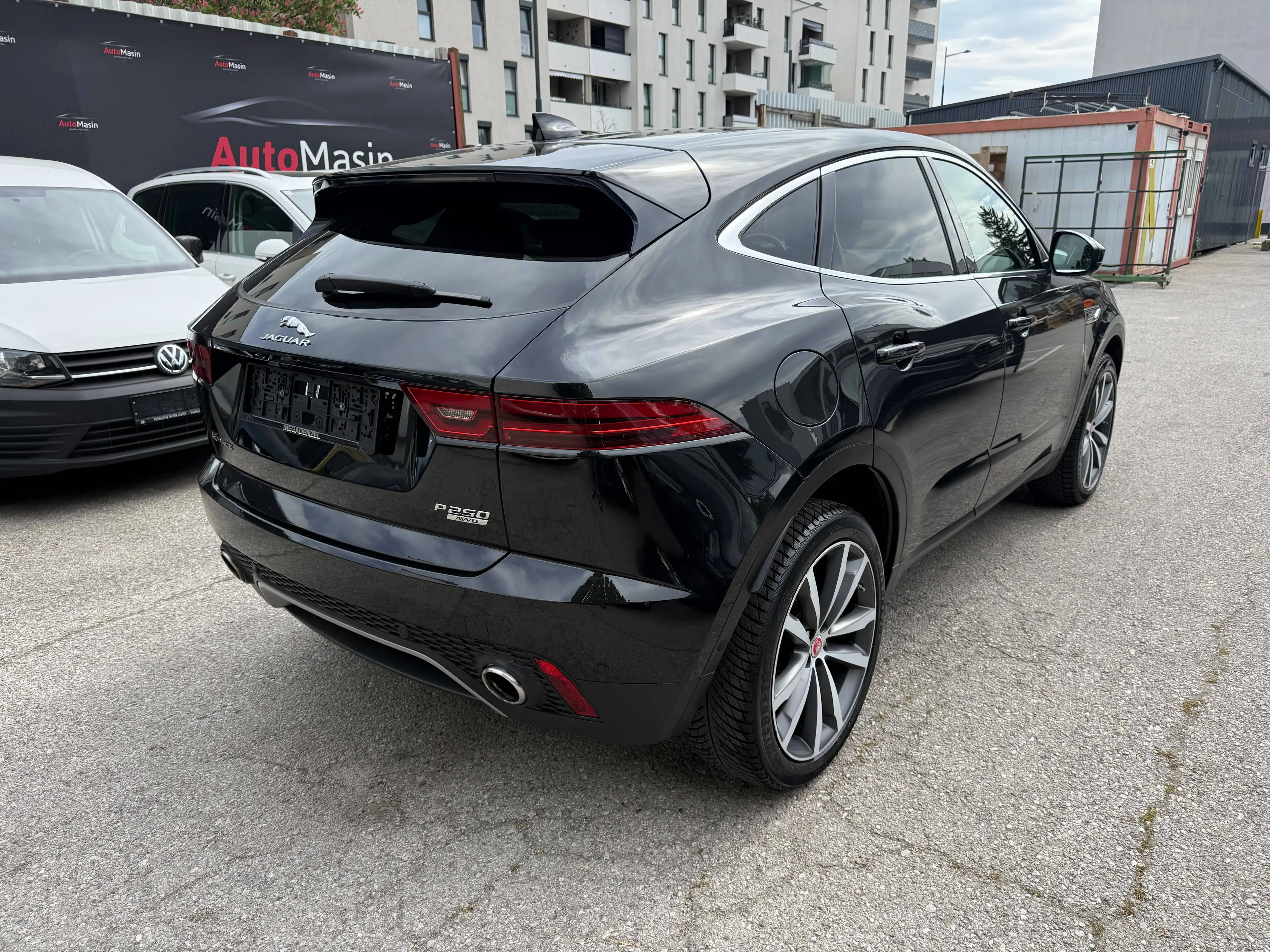 Jaguar E-Pace 2.0I4 P250 SE AWD Aut. //ERSTBESITZ// — photo 2
