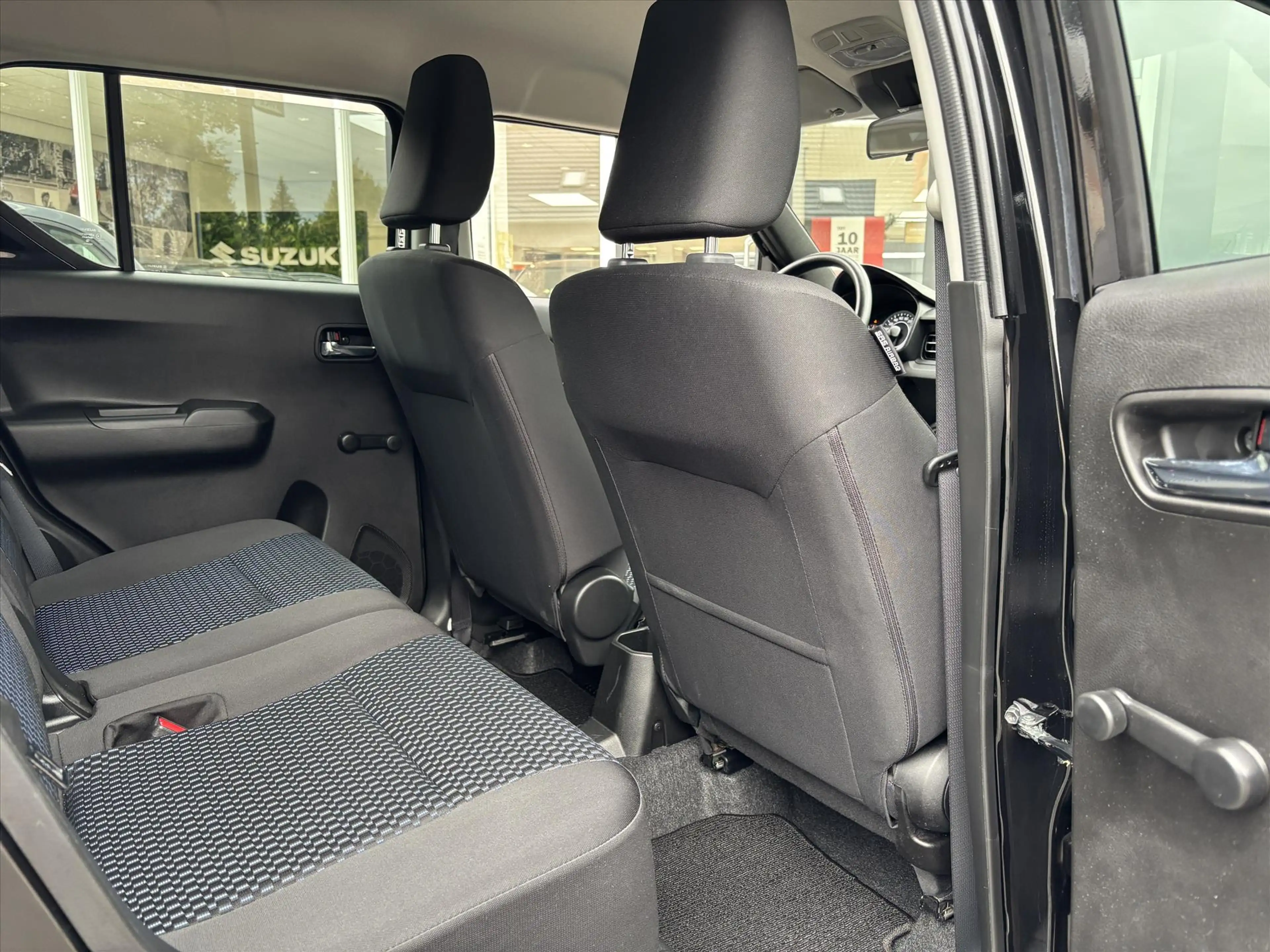 Suzuki Ignis 1.2 Smart Hybrid 83pk CVT Select — photo 17