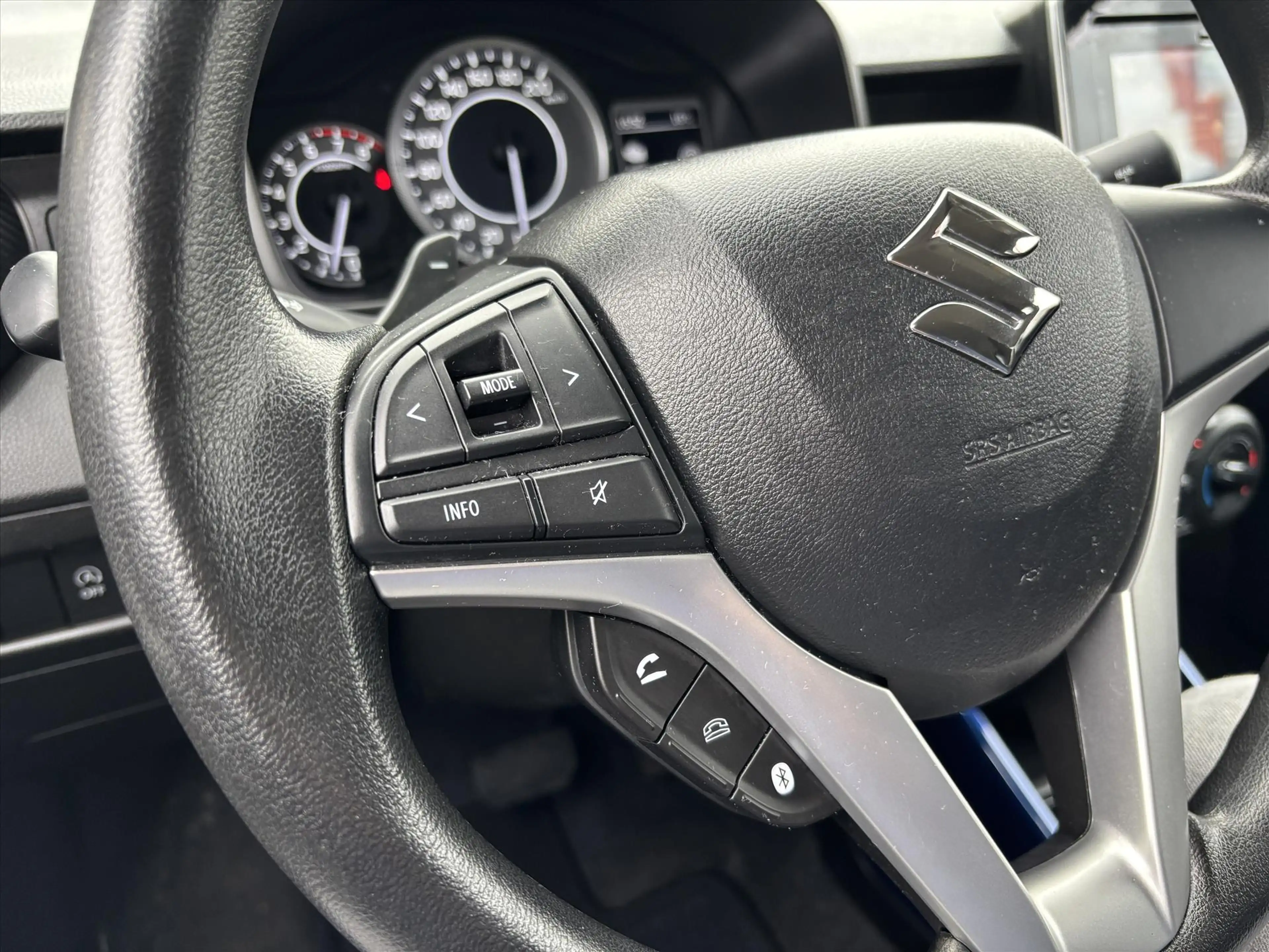 Suzuki Ignis 1.2 Smart Hybrid 83pk CVT Select — photo 32