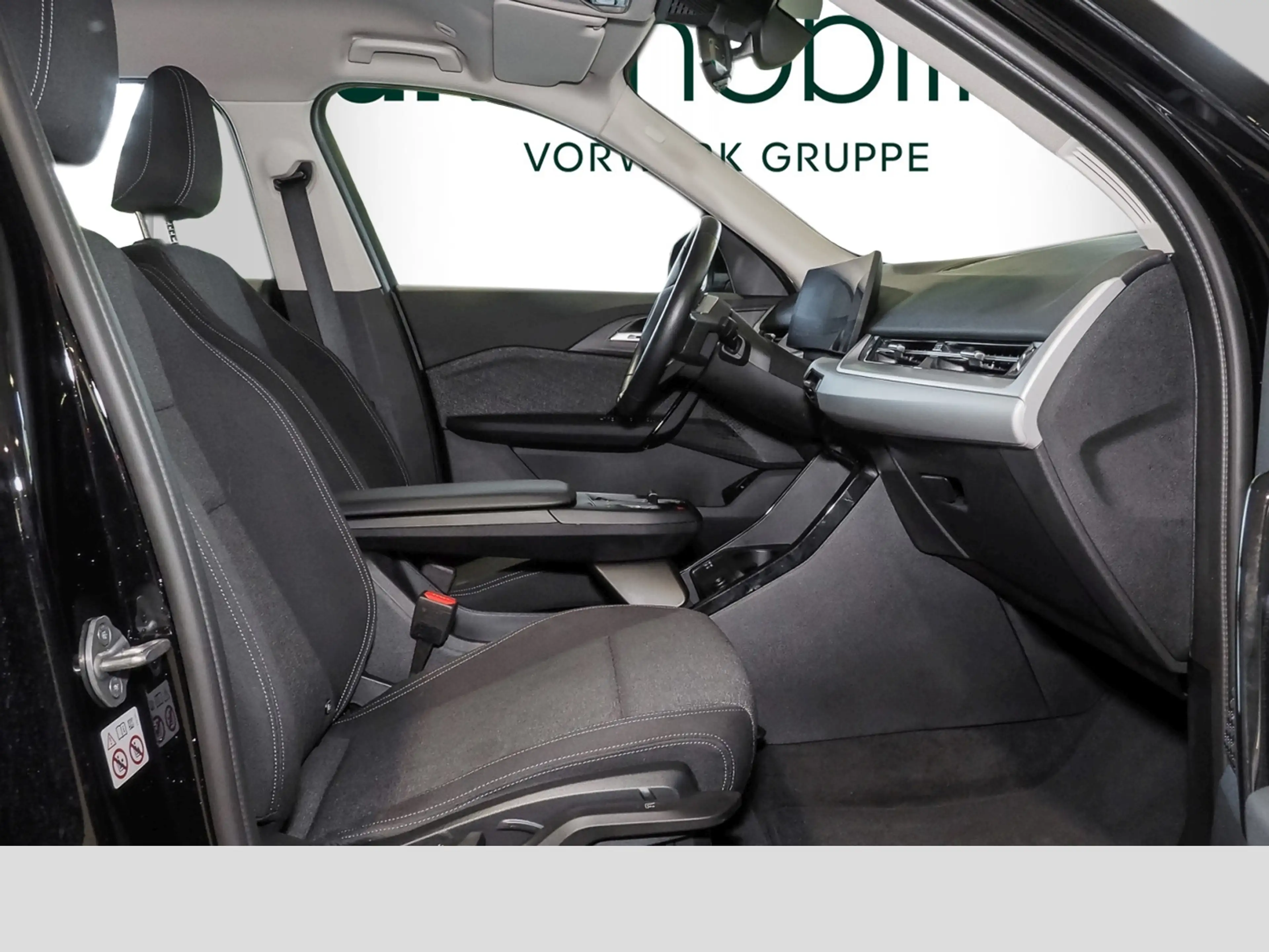 BMW X1 18 D — photo 6