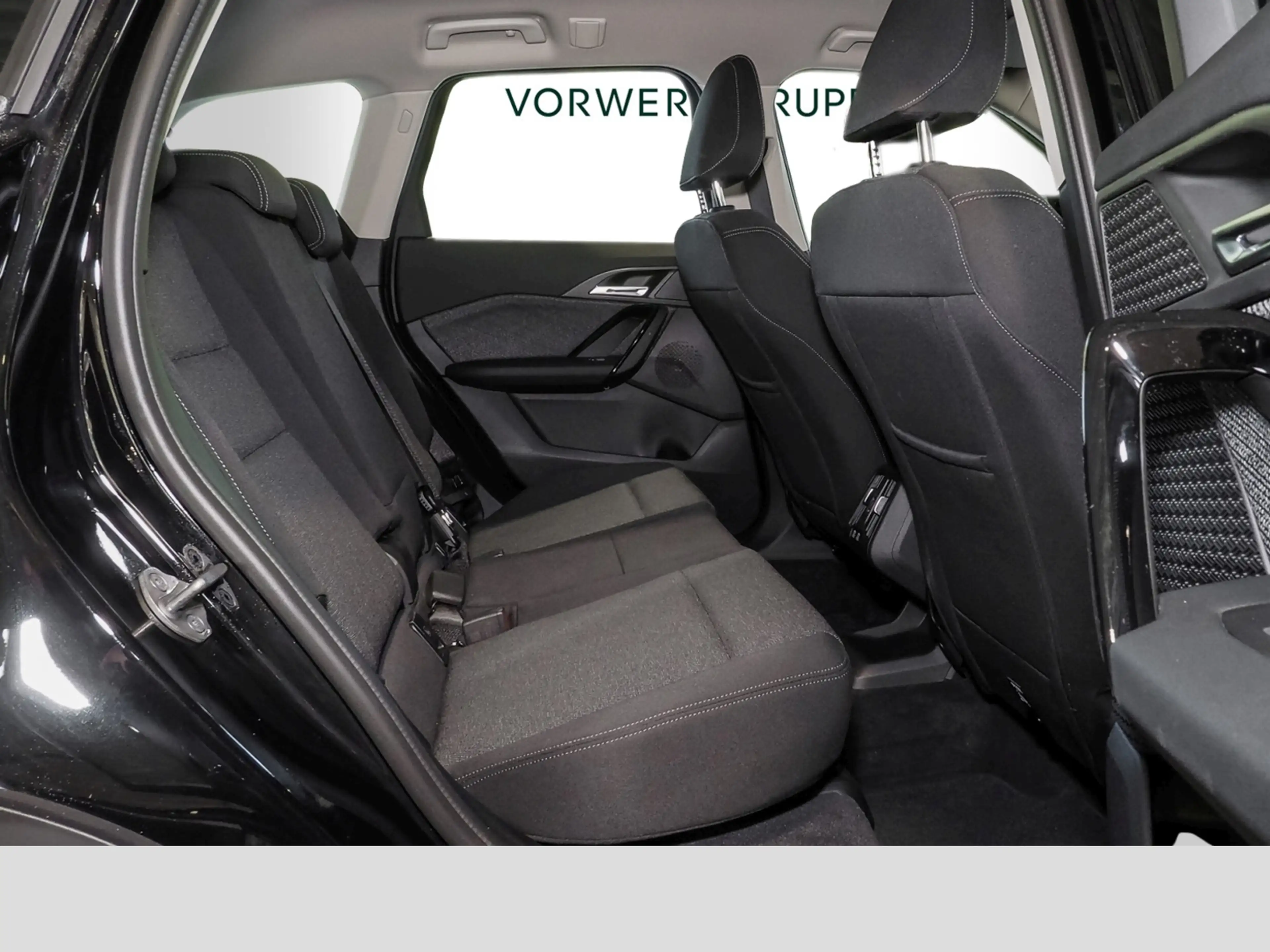 BMW X1 18 D — photo 9