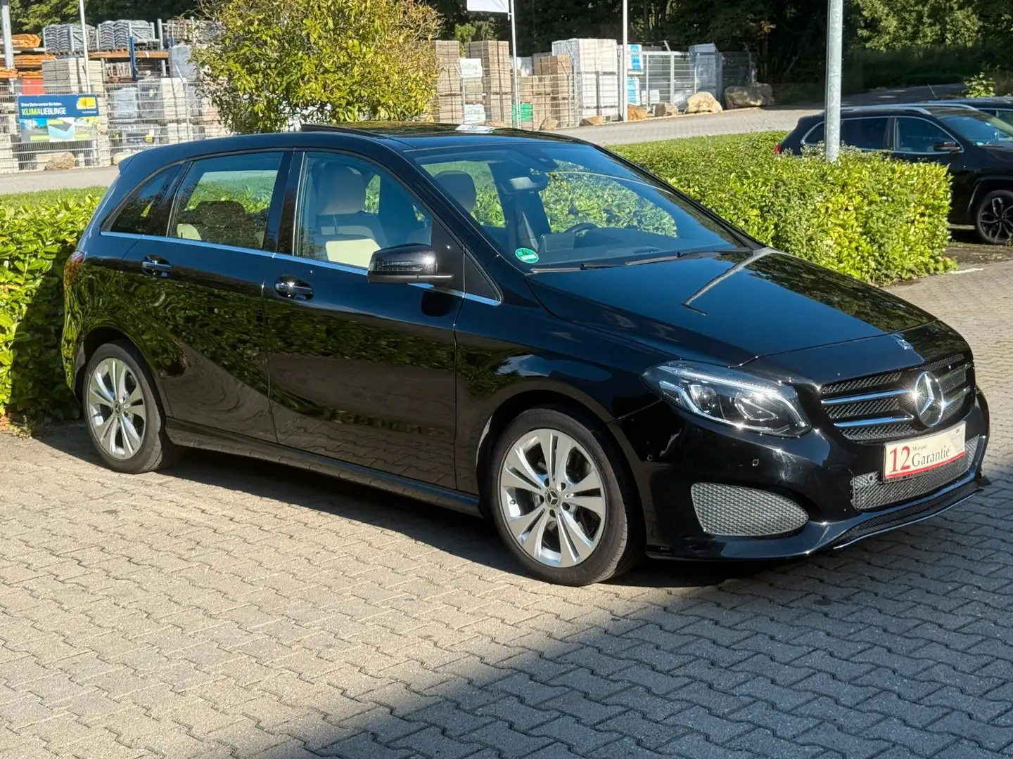 Mercedes-Benz B 250 4Matic Garantie* Navi* LED* TOP* Schwarz - 1