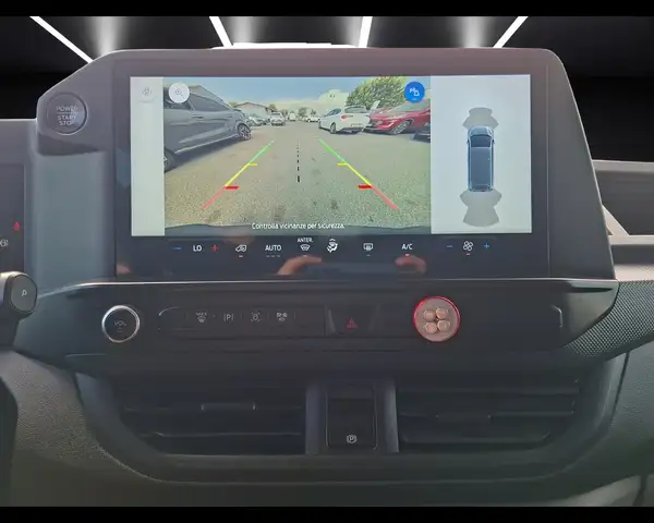 Ford Transit Custom view 13