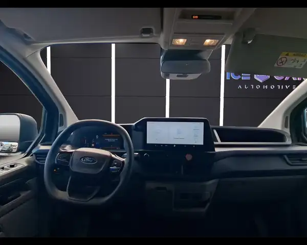Ford Transit Custom view 9
