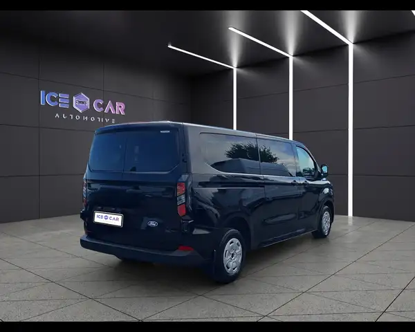 Ford Transit Custom view 4