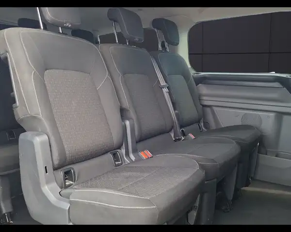 Ford Transit Custom view 15