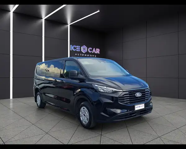 Ford Transit Custom view 3