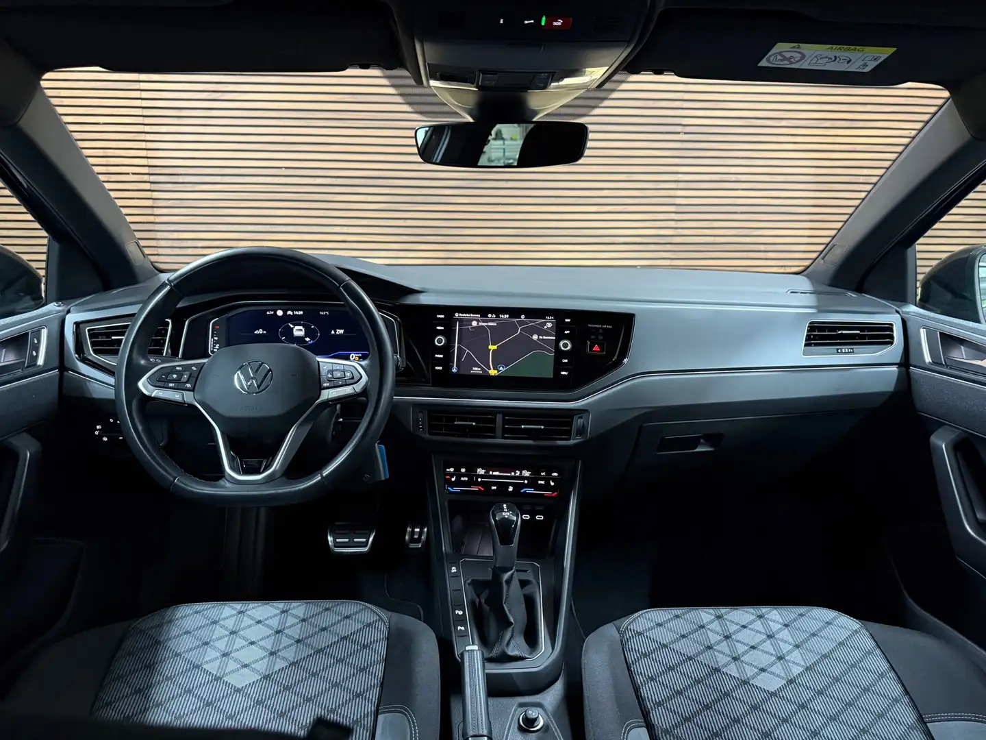 Volkswagen Taigo 1.0 TSI R-Line | Adaptive Cruise | IQ.Light | Navi Grau - 2