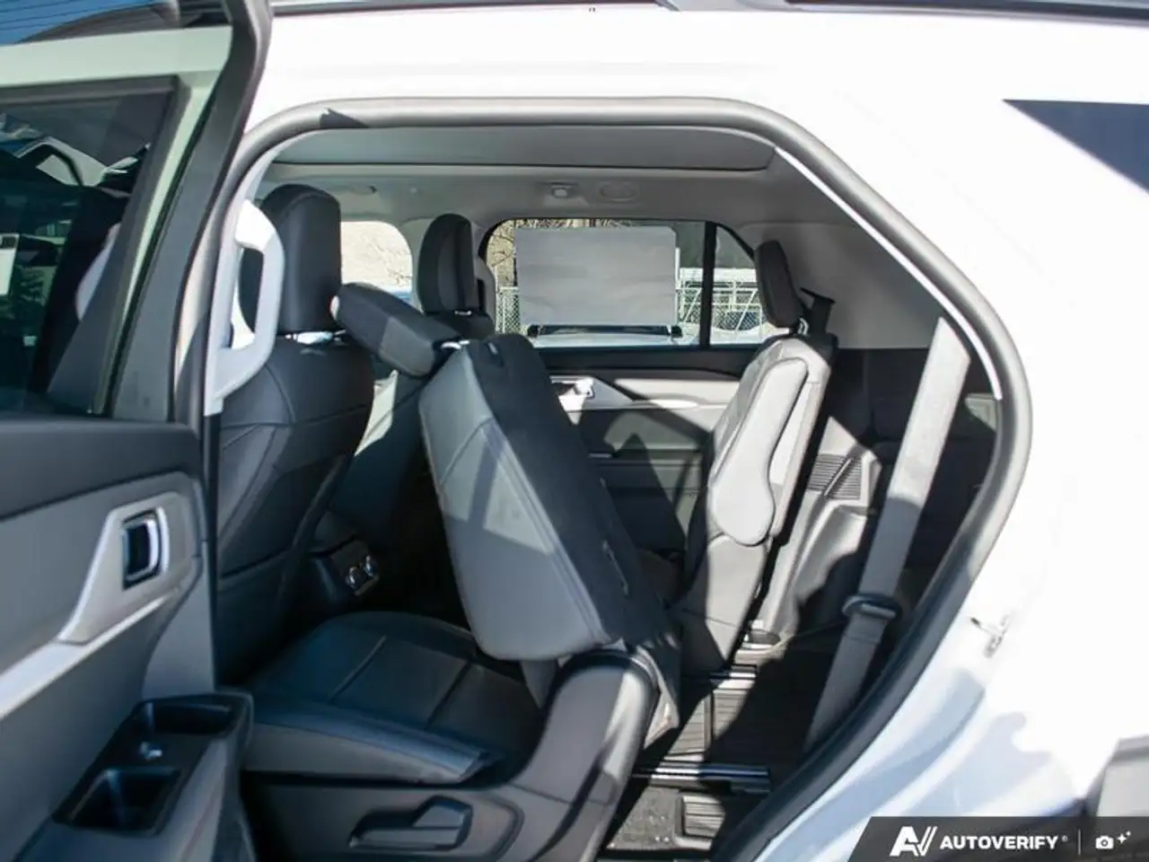 Ford Explorer снимка Ford Explorer