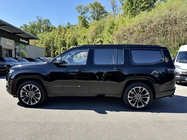 Jeep Grand Cherokee view 6