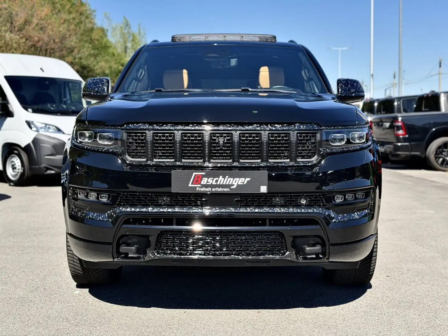 Jeep Grand Cherokee Grand Wagoneer V8 4x4 Schwarz - 2