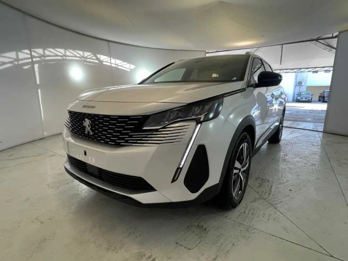 Peugeot 5008 1.2 Hybrid 48V Allure Pack Weiß - 1