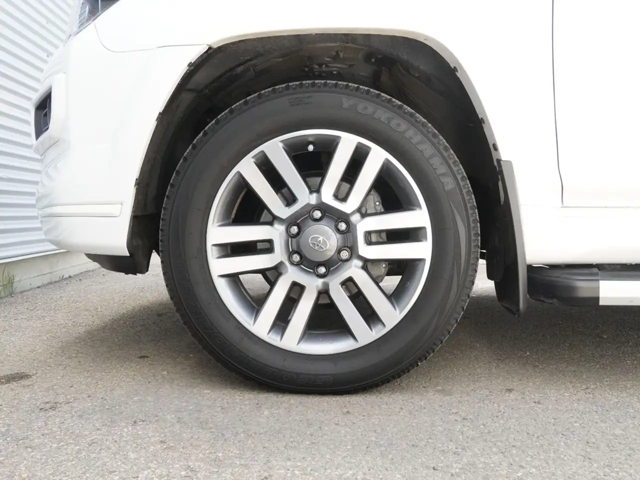 Toyota 4-Runner снимка Toyota 4-Runner