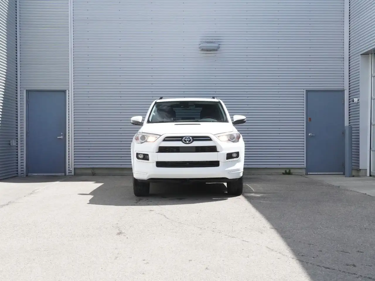 Toyota 4-Runner снимка Toyota 4-Runner