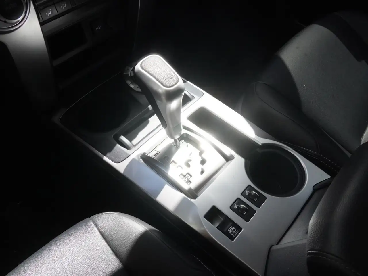 Toyota 4-Runner снимка Toyota 4-Runner