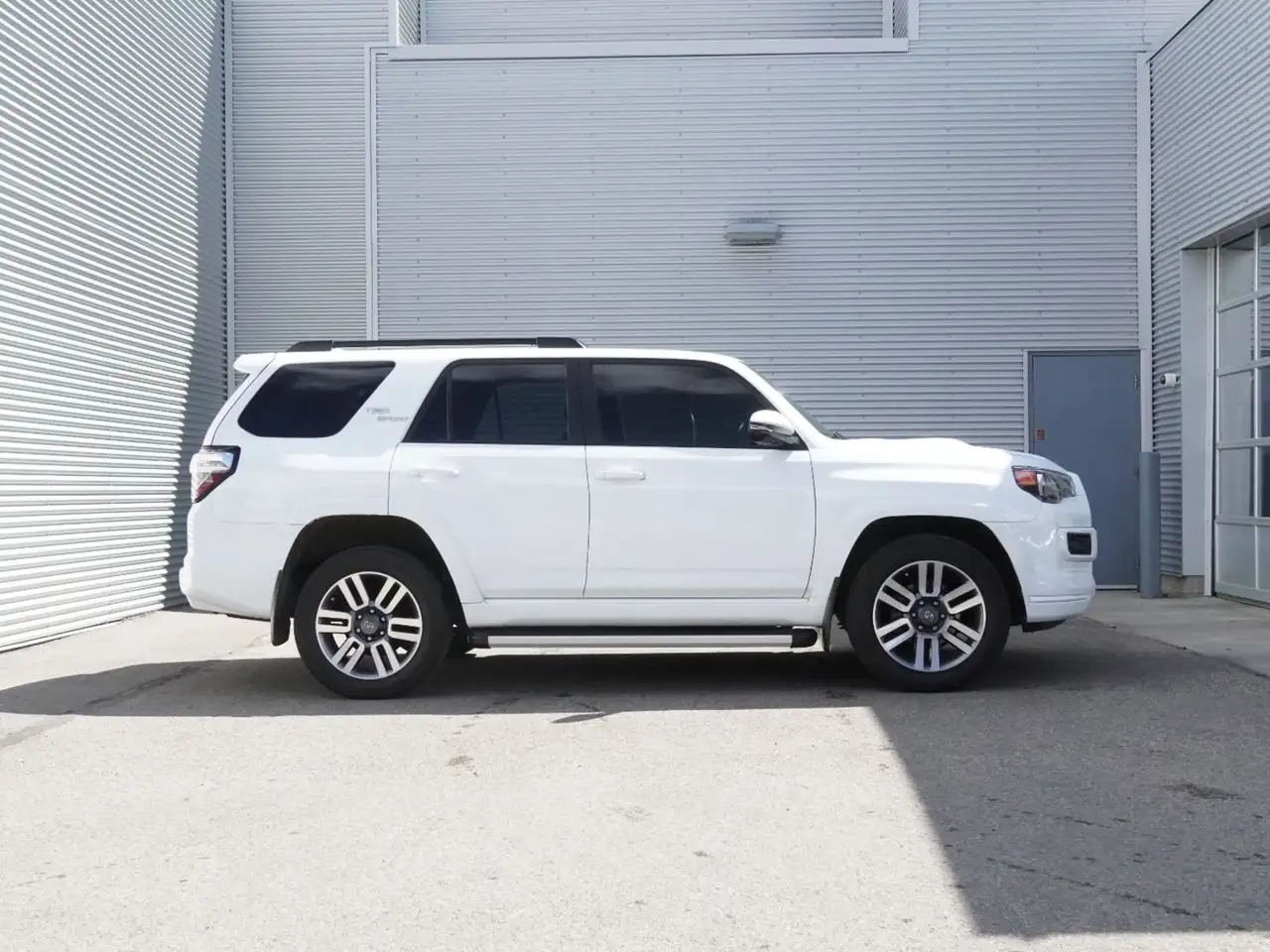 Toyota 4-Runner снимка Toyota 4-Runner