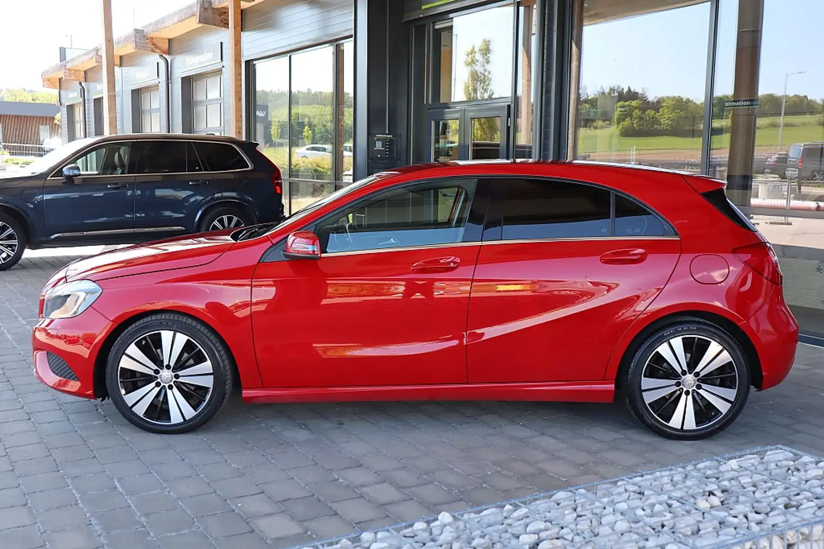 Mercedes-Benz A 200 CDI BlueEfficiency Urban Line Bi-Xenon, Navi, S... Rouge - 2