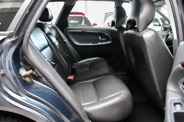 Volvo V40 view 15