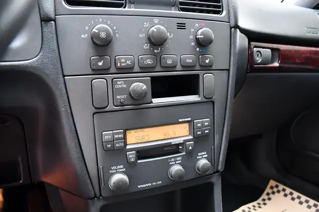 Volvo V40 view 26