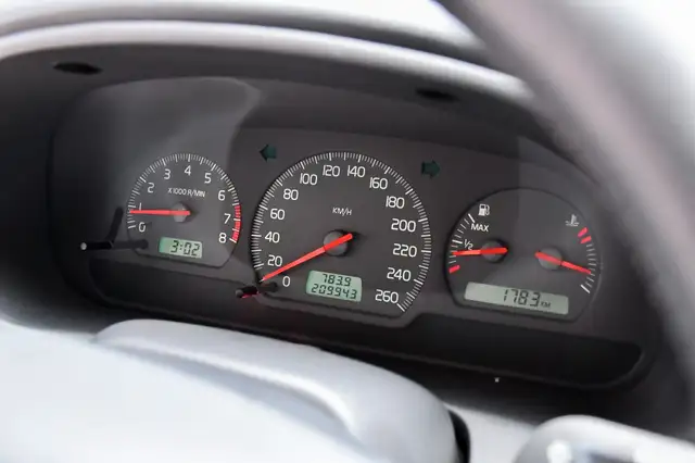 Volvo V40 view 20