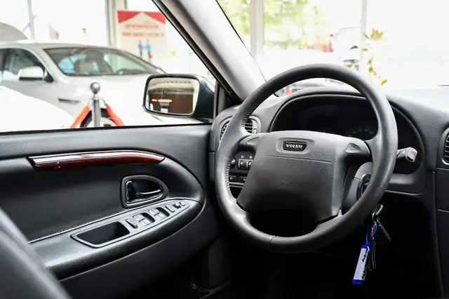 Volvo V40 view 19