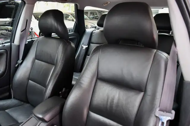 Volvo V40 view 12