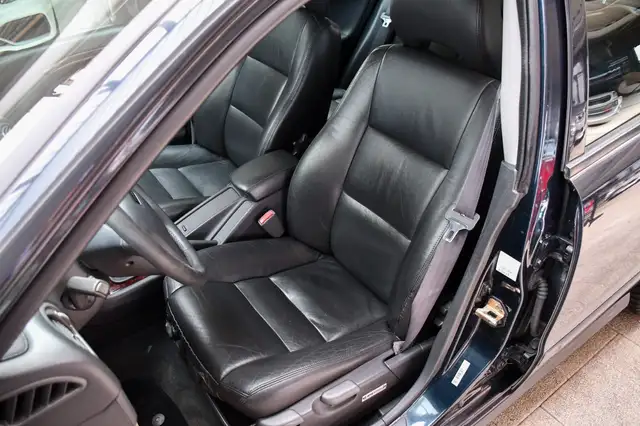 Volvo V40 view 11