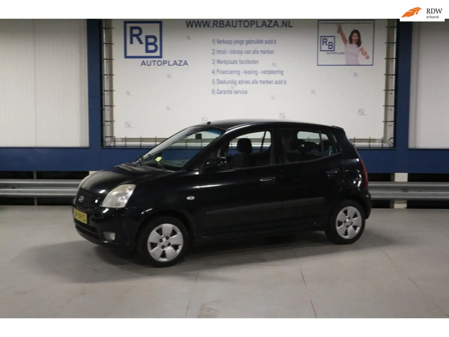 Kia Picanto 1.0 Bling / 5-2026 APK / BUDGET DEAL ! Noir - 1