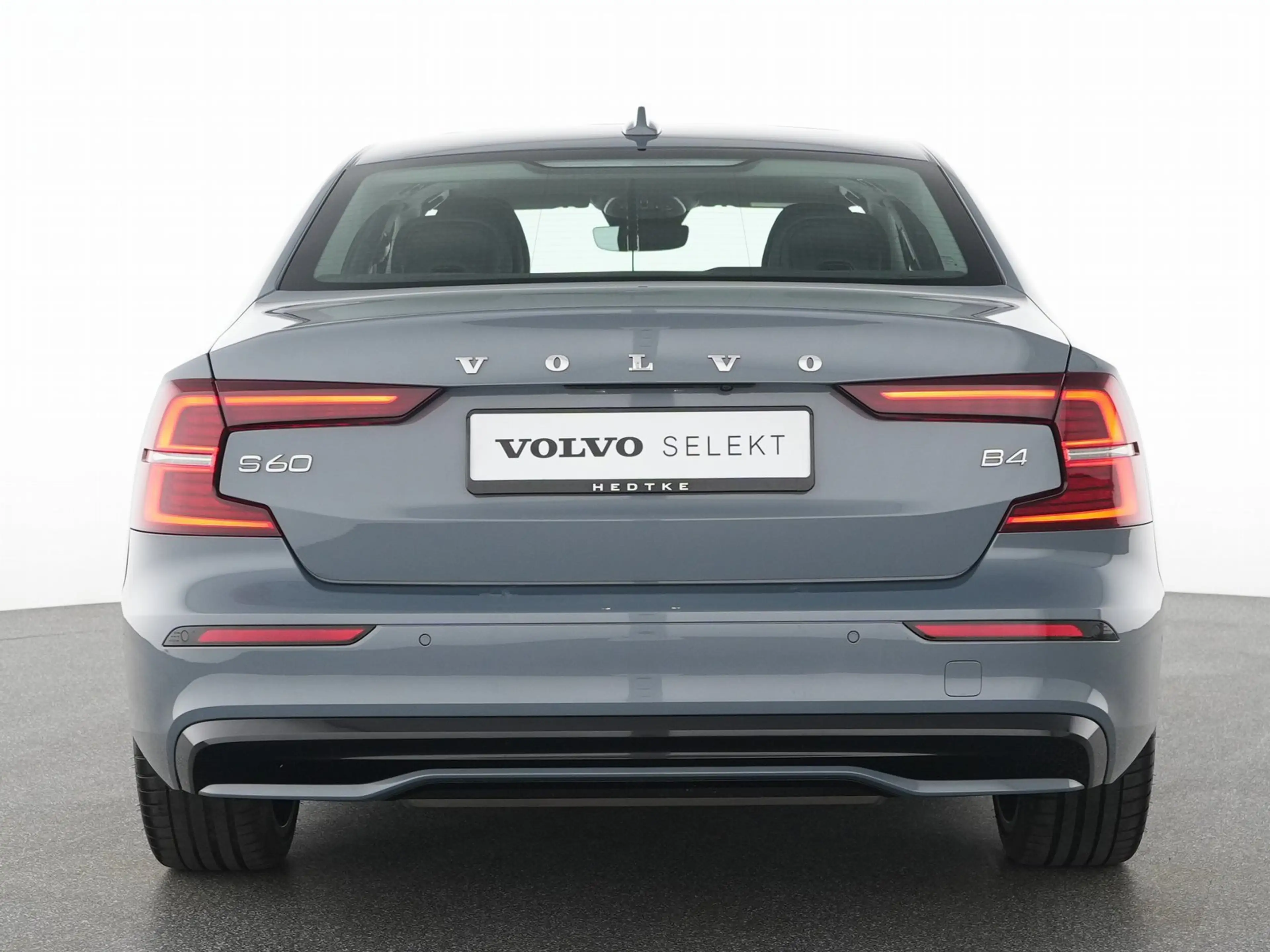 Volvo S60 B4 Plus Dark PANORAMA*20"STHZ*360°MASSAGE — photo 15