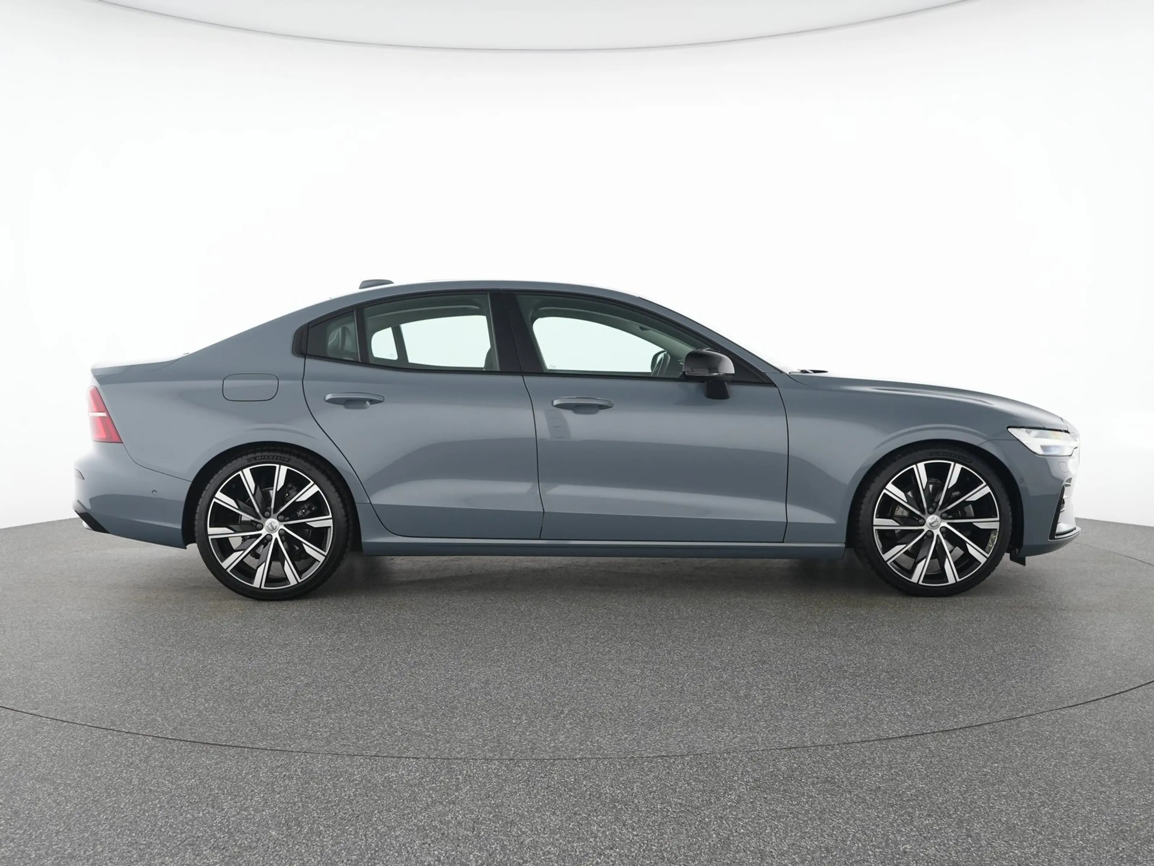 Volvo S60 B4 Plus Dark PANORAMA*20"STHZ*360°MASSAGE — photo 11