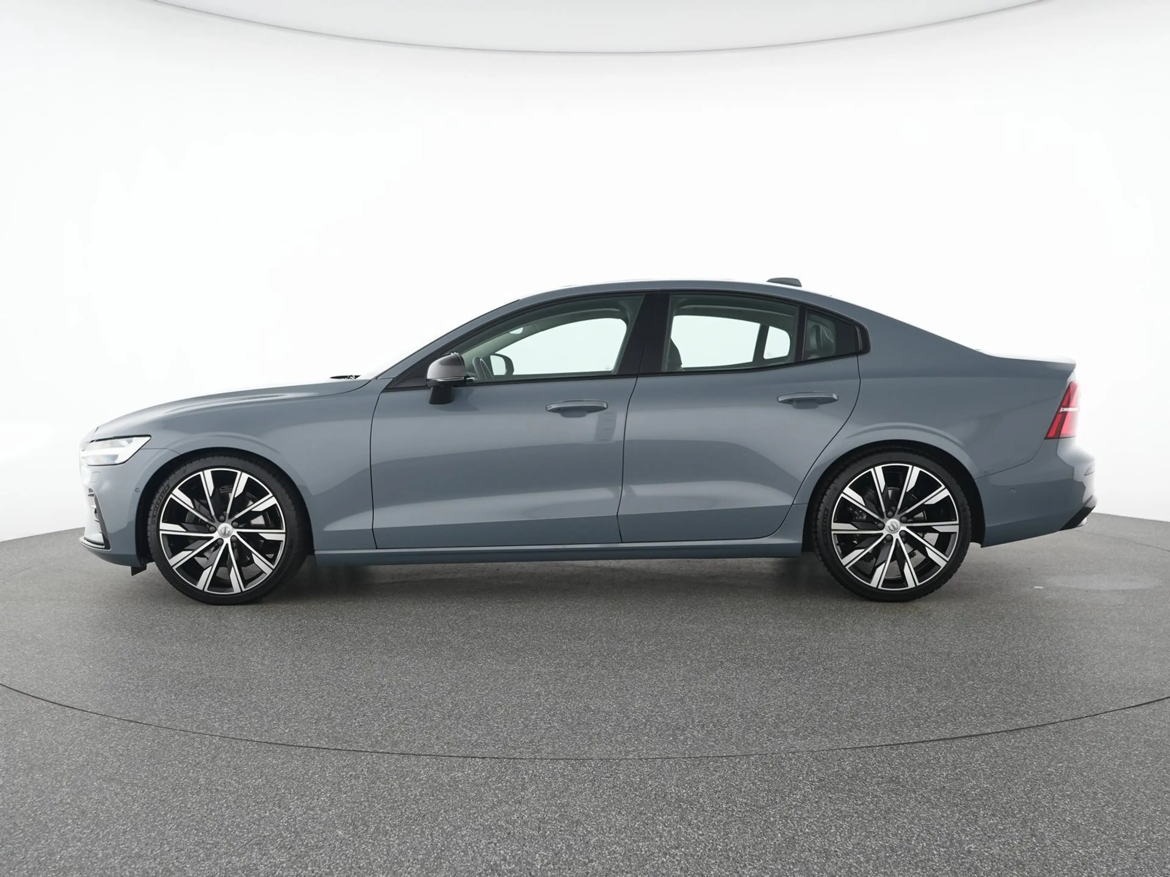 Volvo S60 B4 Plus Dark PANORAMA*20"STHZ*360°MASSAGE — photo 10