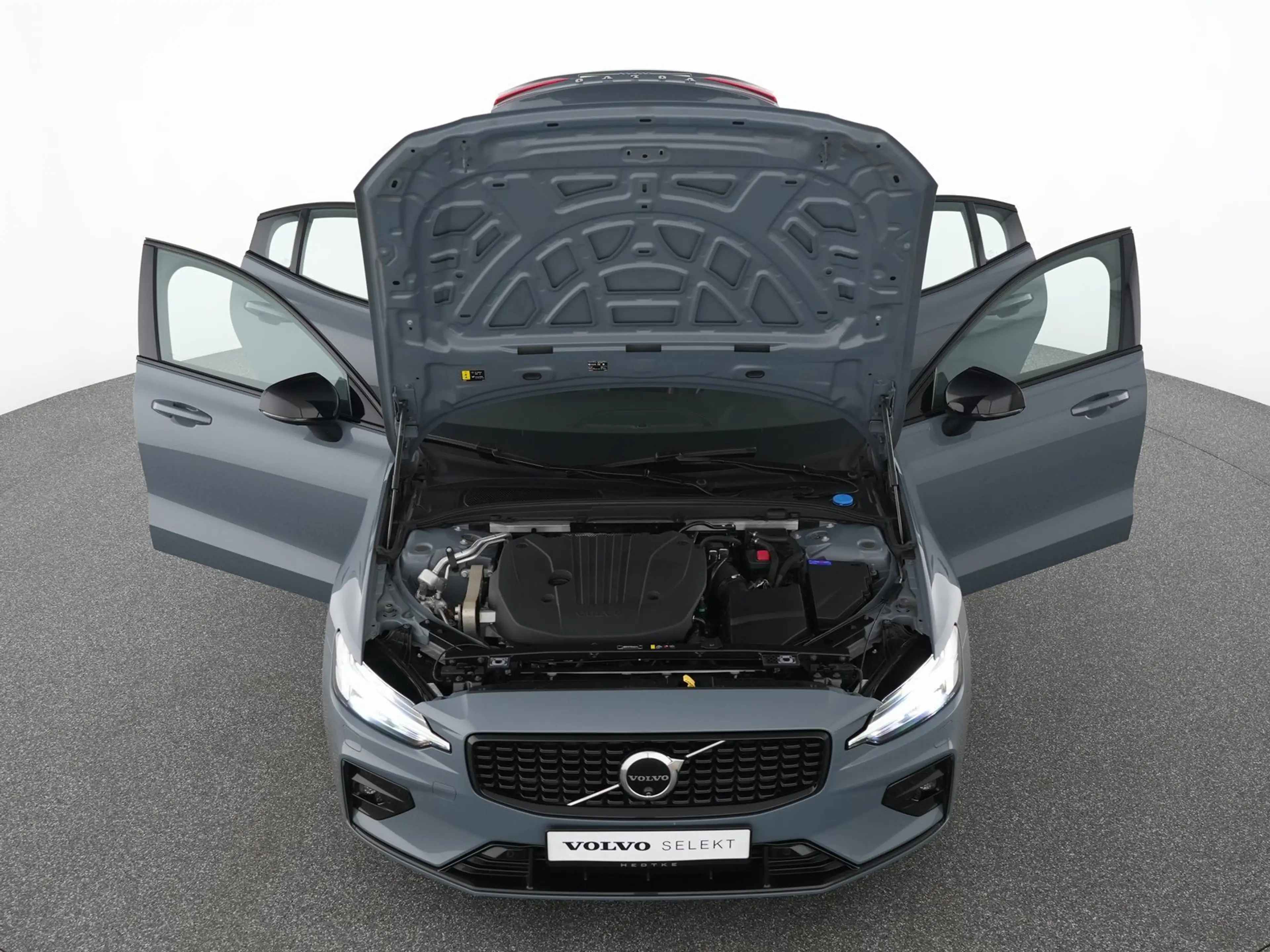 Volvo S60 B4 Plus Dark PANORAMA*20"STHZ*360°MASSAGE — photo 12