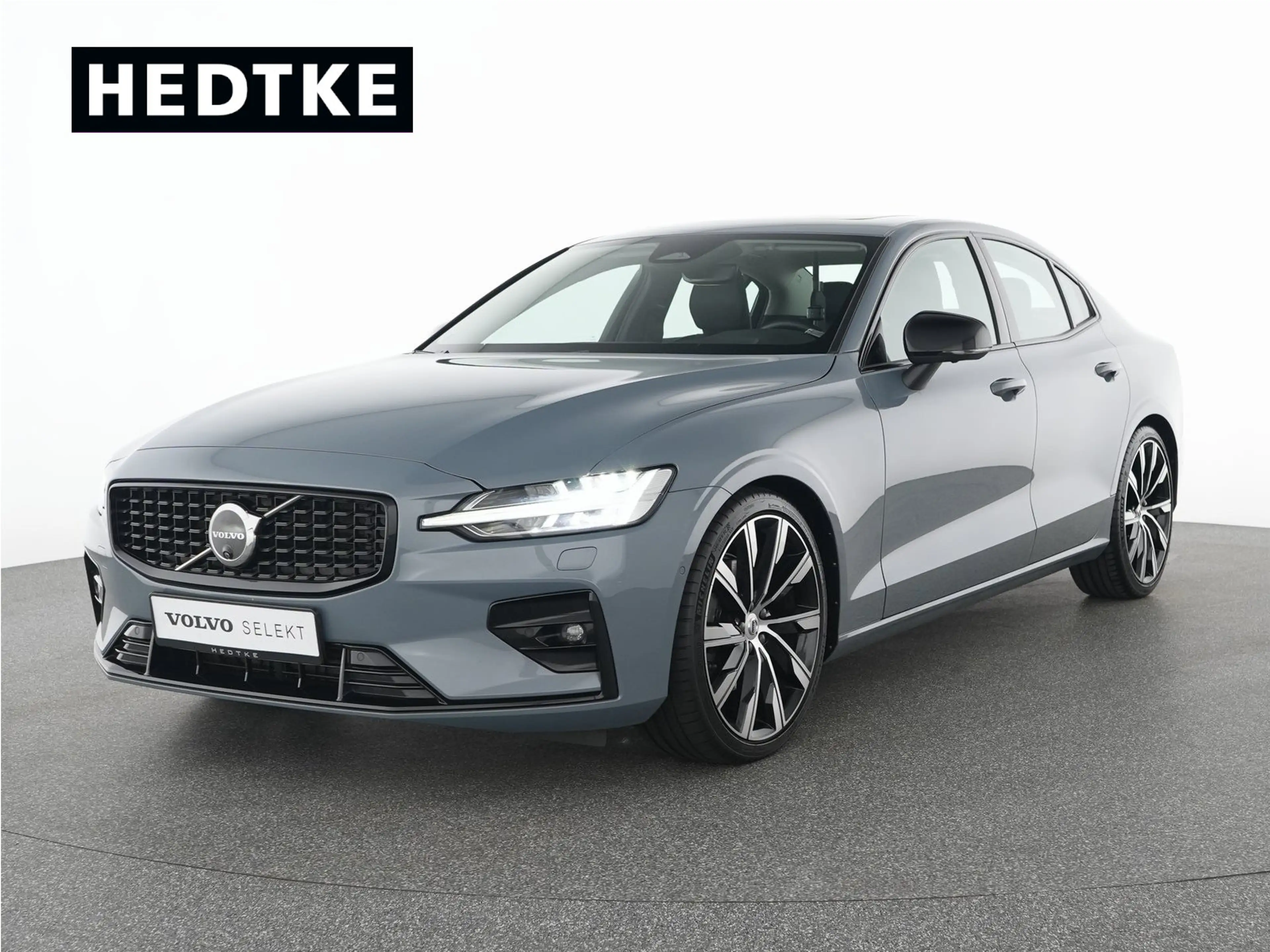 Volvo S60 B4 Plus Dark PANORAMA*20"STHZ*360°MASSAGE