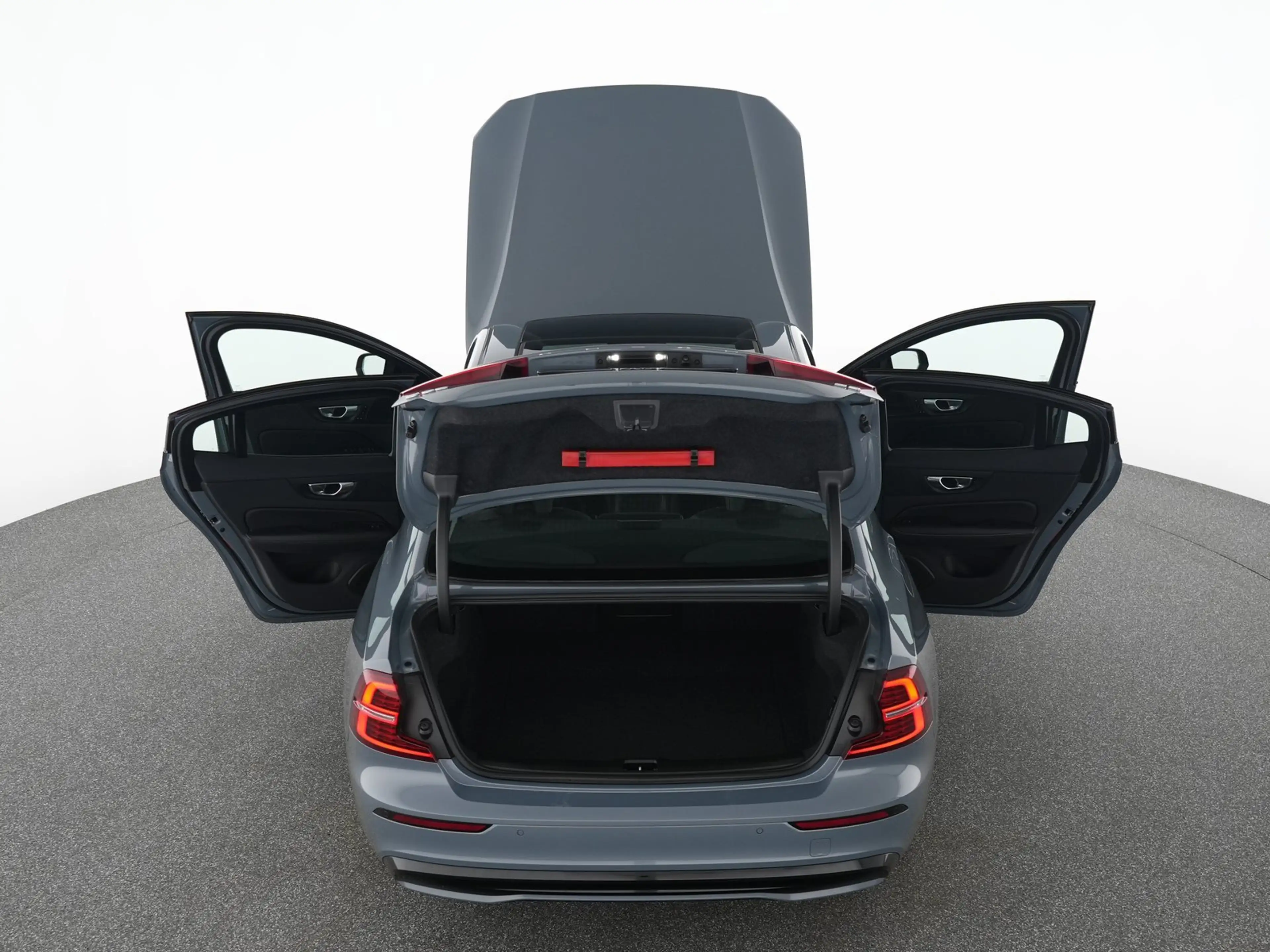 Volvo S60 B4 Plus Dark PANORAMA*20"STHZ*360°MASSAGE — photo 13