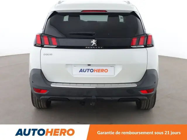 Peugeot 5008 view 5