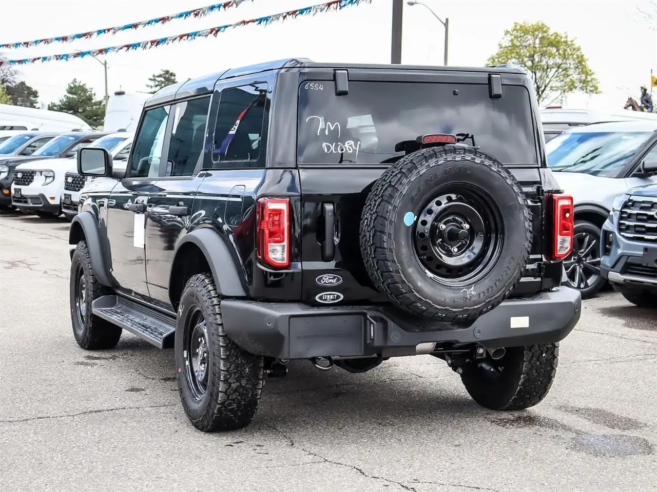 Ford Bronco снимка Ford Bronco