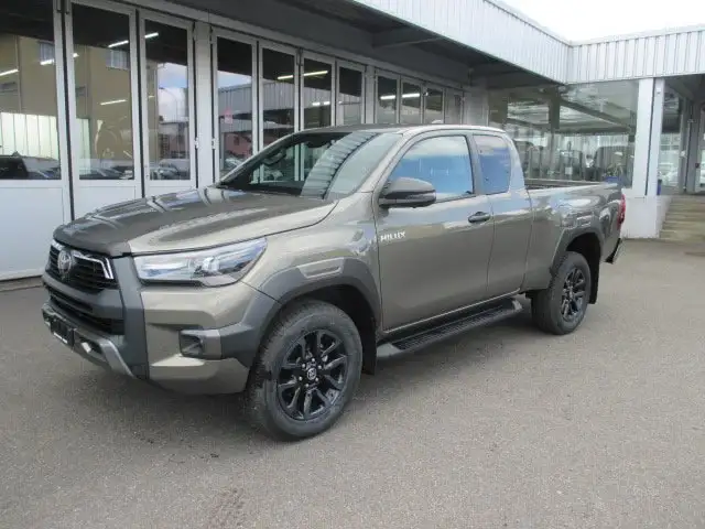 Toyota Hilux 4x4 Extra Cab Autm. Invincible