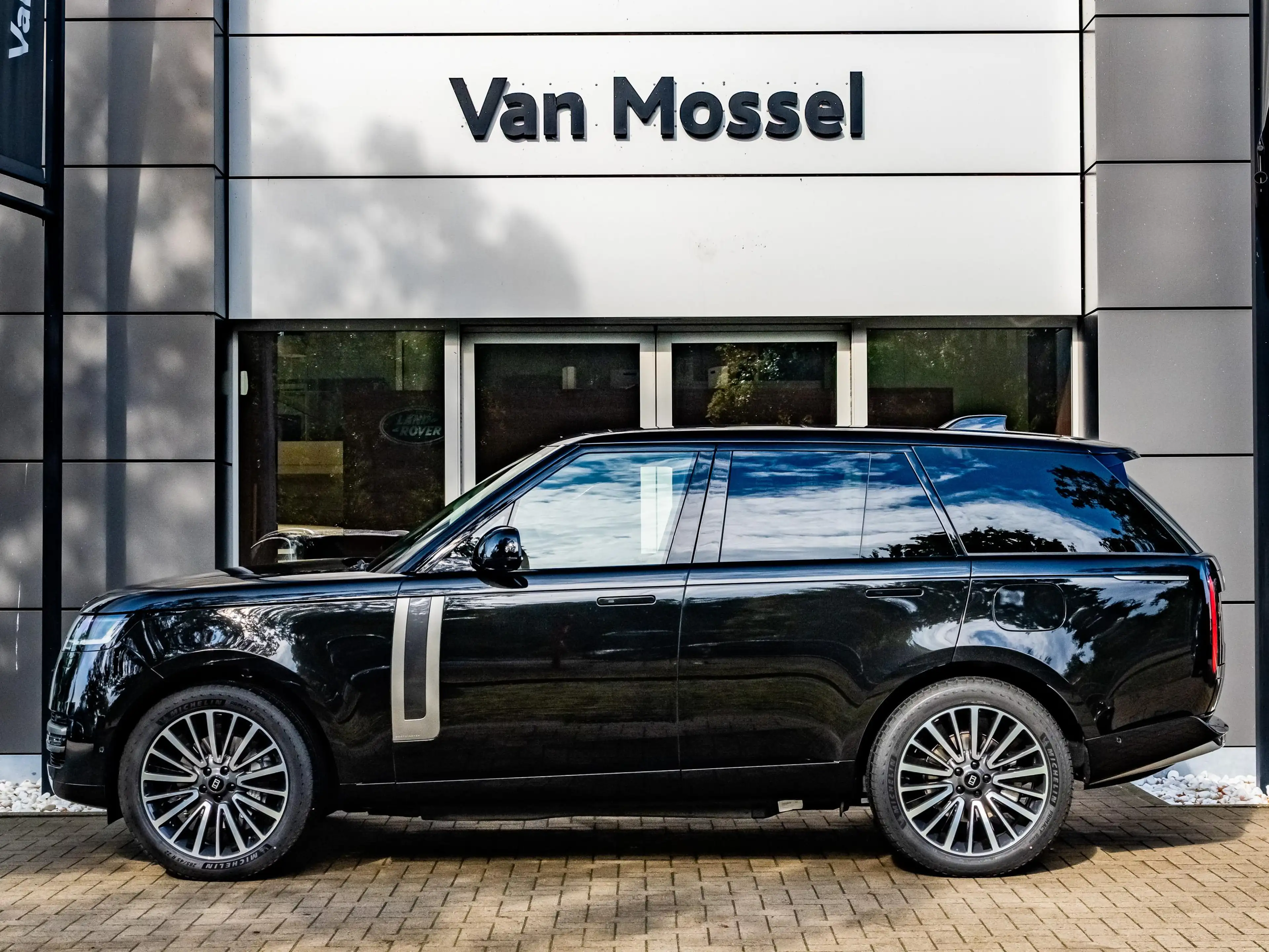 Land Rover Range Rover SWB P460e Westminster AWD Auto. 27MY WESTMINSTER — photo 3