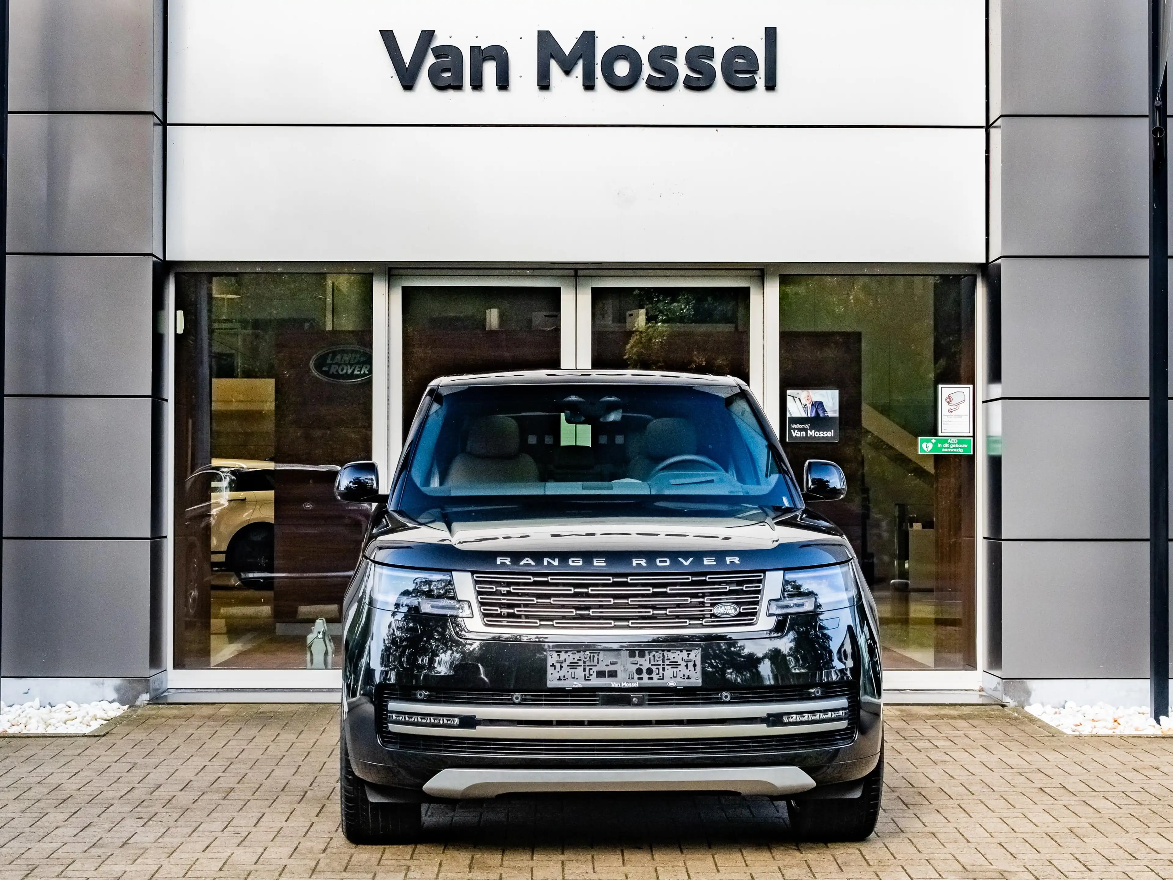 Land Rover Range Rover SWB P460e Westminster AWD Auto. 27MY WESTMINSTER — photo 2
