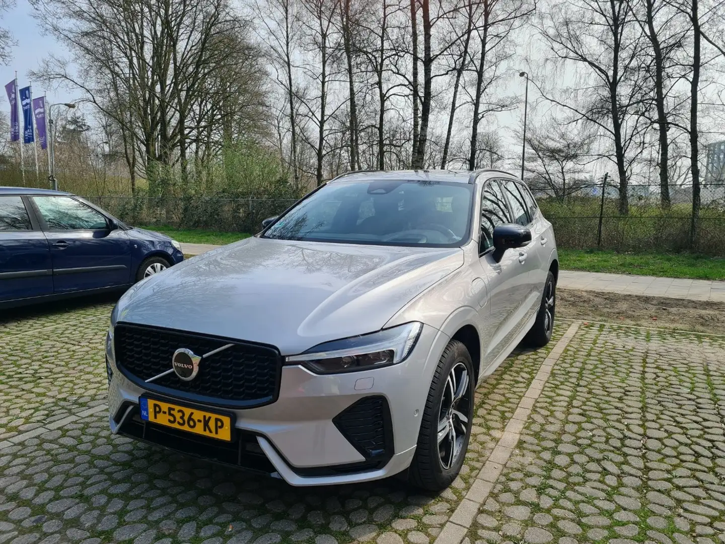 Volvo XC60 XC60 2.0 T6 AWD R-Design Zilver - 1