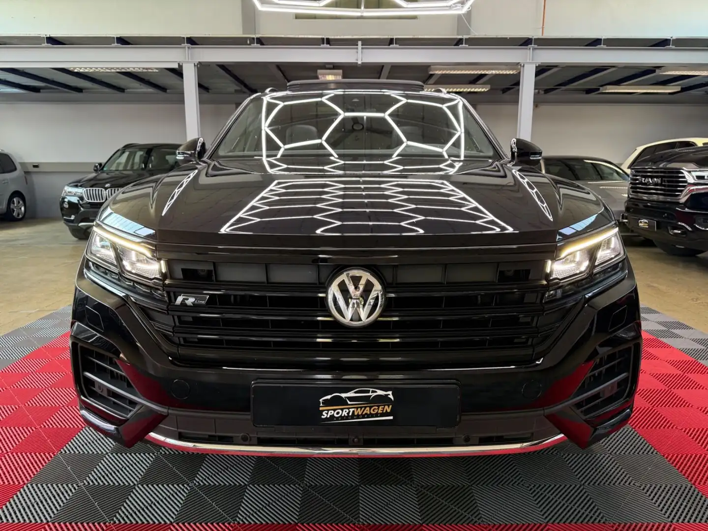 Volkswagen Touareg R-Line One Million Pano HUD Massage HUD Negro - 2