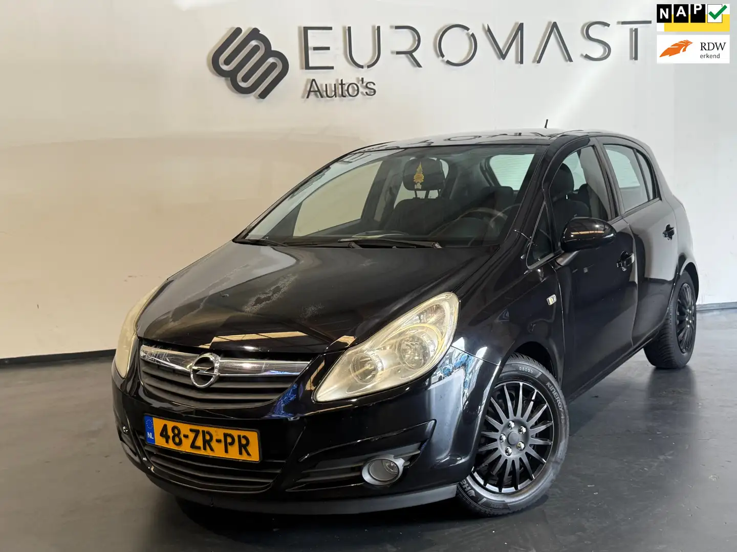 Opel Corsa 1.4-16V Enjoy Panoramadak Airco 5D Nieuwe Apk Чорний - 1