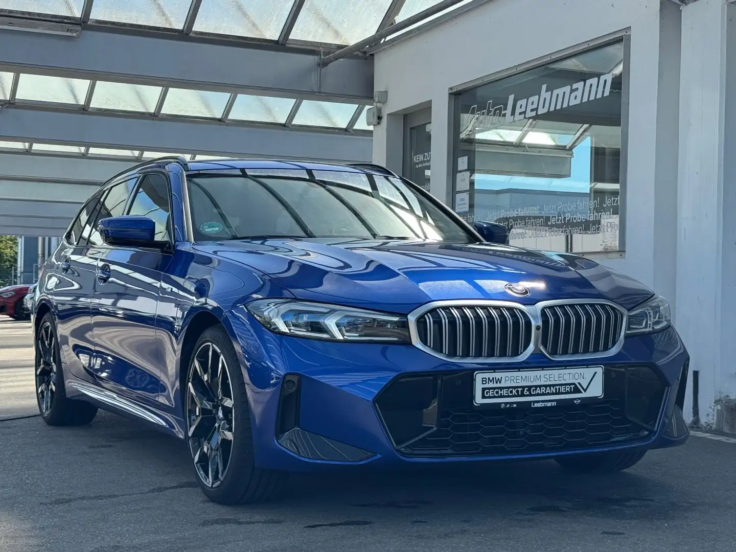 BMW 320 d xDrive Tour. M-Sport AHK GARANTIE bis 02/30 Bleu - 2